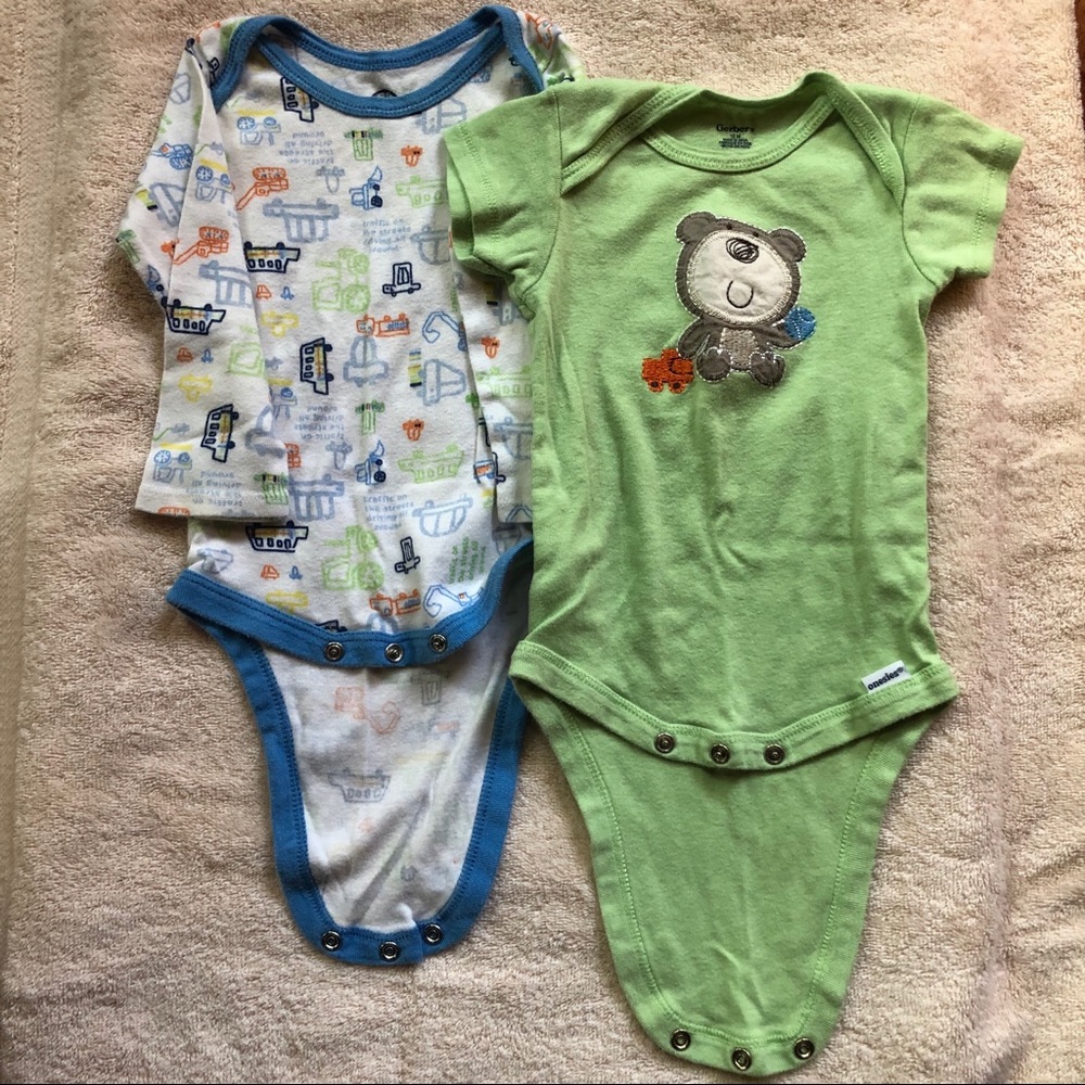 Gerber 12mos Set of 2 Onesies